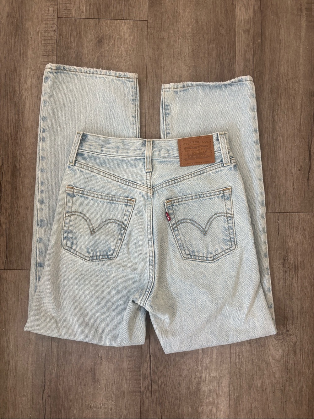 Levi’s Ribcage Straight Ankle Jeans